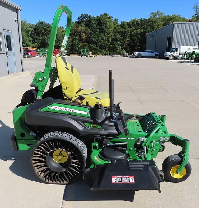 Image of John Deere Z930M equipment image 3