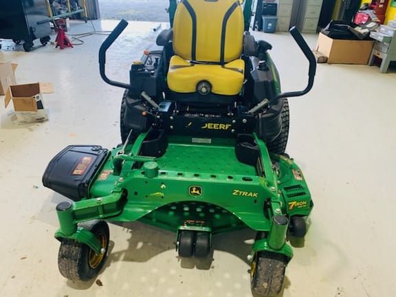 Main image John Deere Z930M