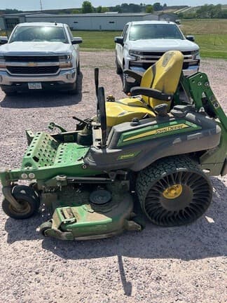 Image of John Deere Z930M equipment image 1