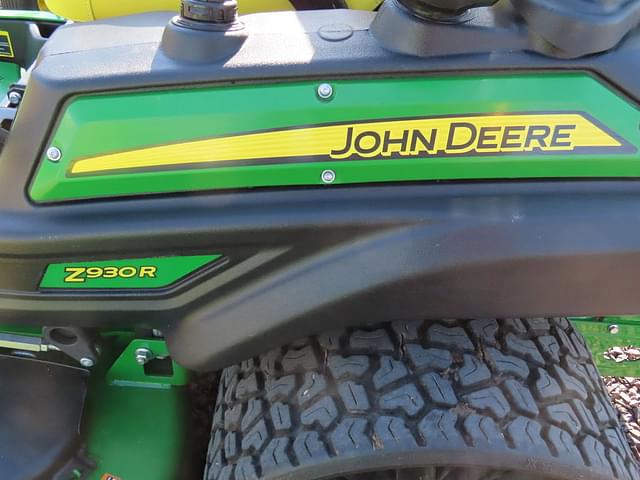 Image of John Deere Z930R equipment image 1