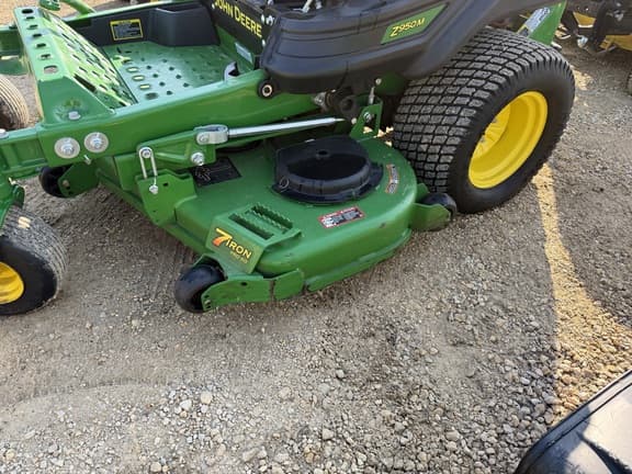 Image of John Deere Z950M equipment image 1
