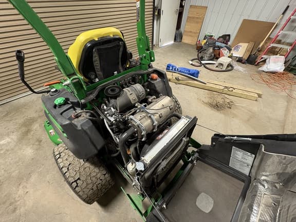 Image of John Deere Z997R equipment image 2