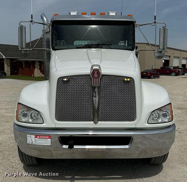 Image of Kenworth T370 equipment image 1