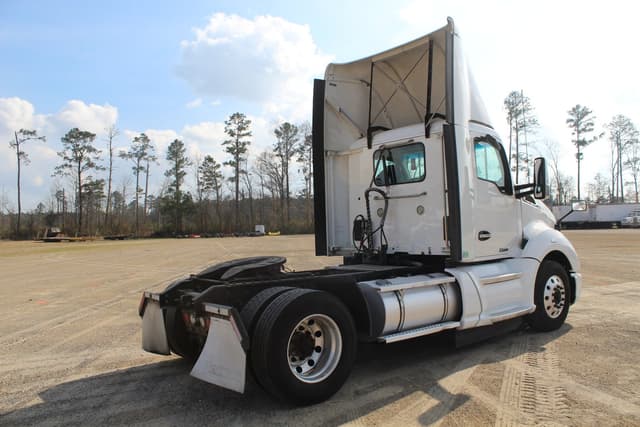 Image of Kenworth T680 equipment image 2