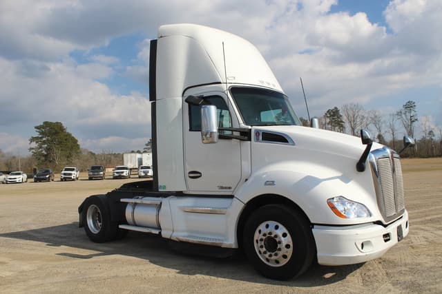 Image of Kenworth T680 equipment image 1