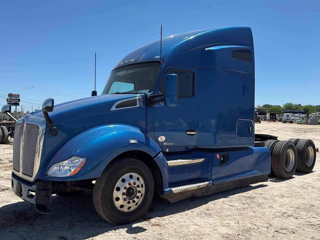 Image of Kenworth T680 Primary image