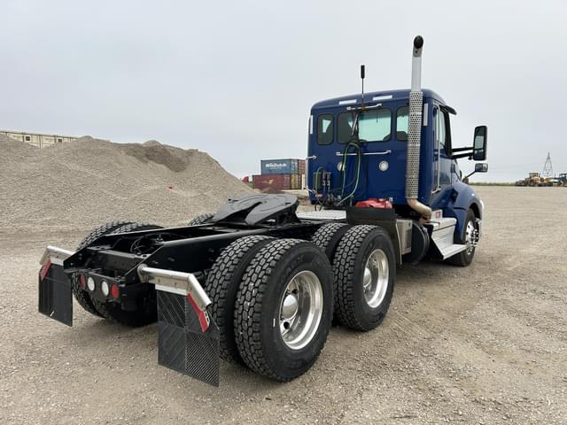 Image of Kenworth T680 equipment image 4