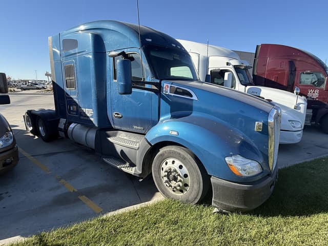 Image of Kenworth T680 equipment image 3