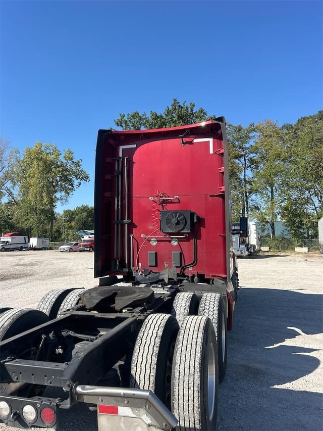 Image of Kenworth T680 equipment image 4