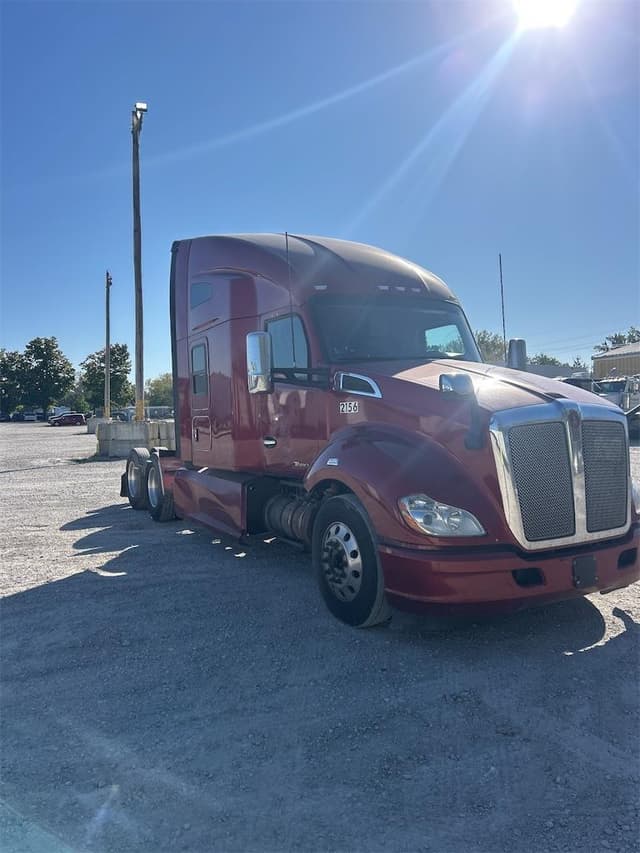 Image of Kenworth T680 equipment image 2