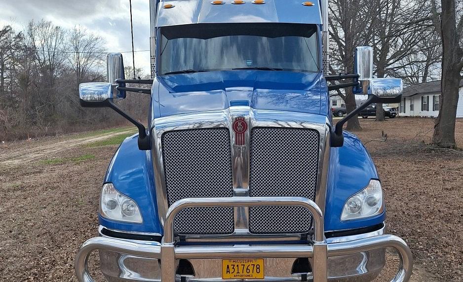 Image of Kenworth T680 Image 0