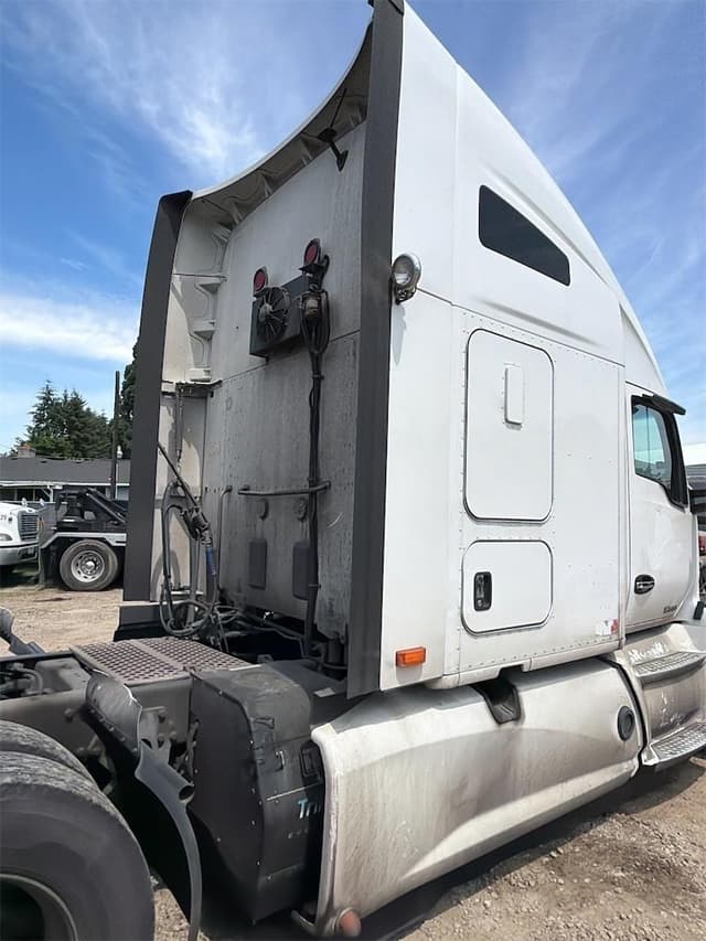 Image of Kenworth T680 equipment image 4