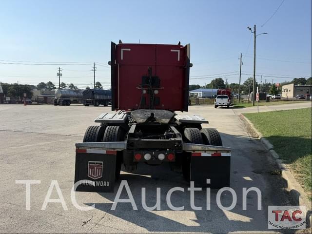 Image of Kenworth T680 equipment image 3