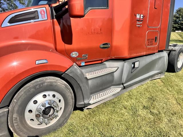 Image of Kenworth T680 equipment image 3