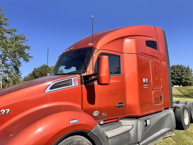Image of Kenworth T680 equipment image 2