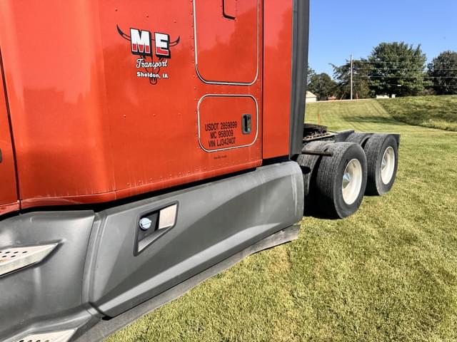 Image of Kenworth T680 equipment image 4