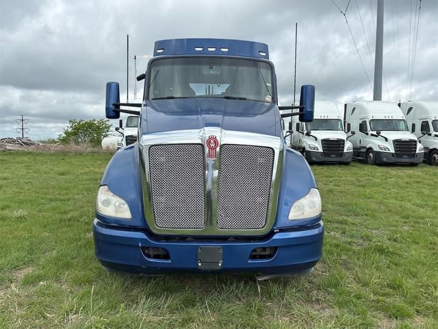 Image of Kenworth T680 equipment image 1