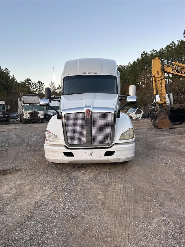 Image of Kenworth T680 equipment image 1