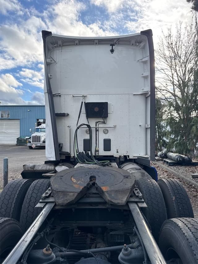 Image of Kenworth T680 equipment image 3