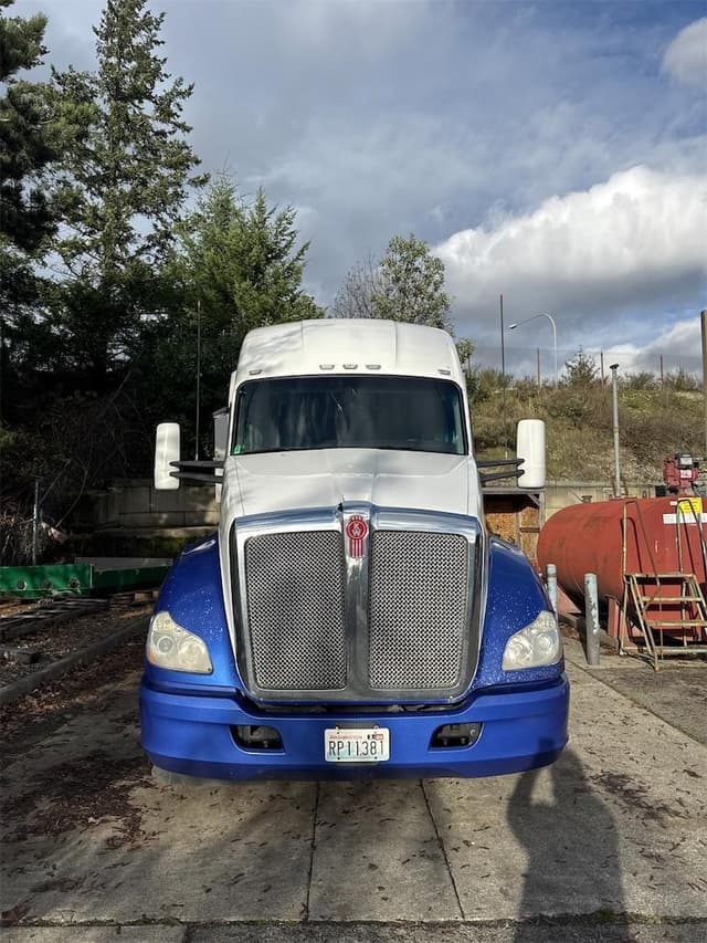 Image of Kenworth T680 equipment image 1