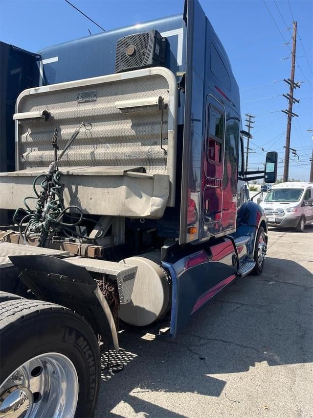 Image of Kenworth T680 equipment image 4