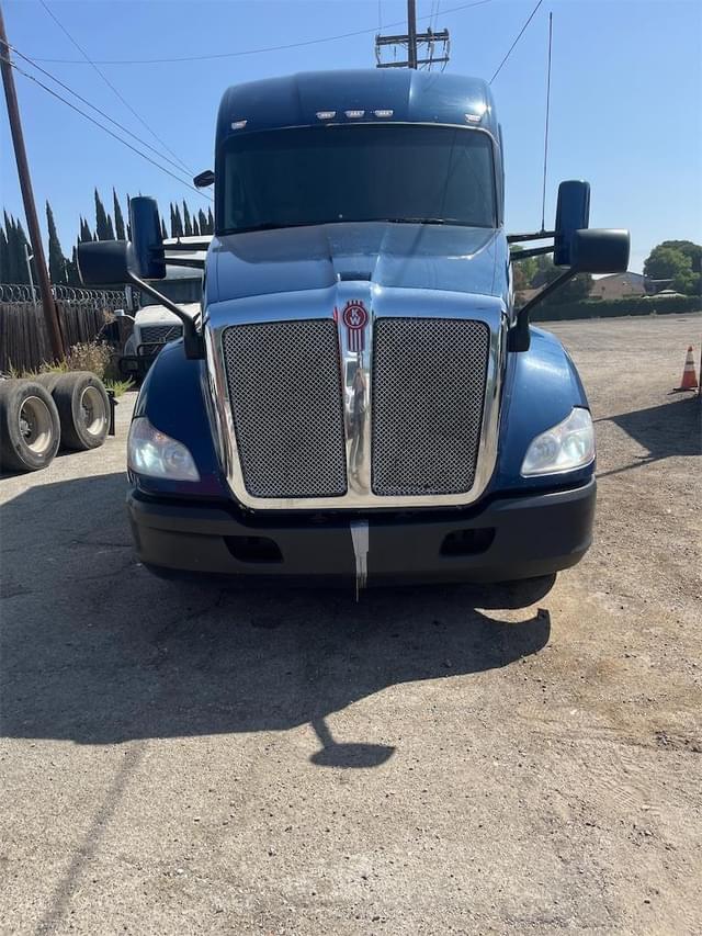 Image of Kenworth T680 equipment image 1