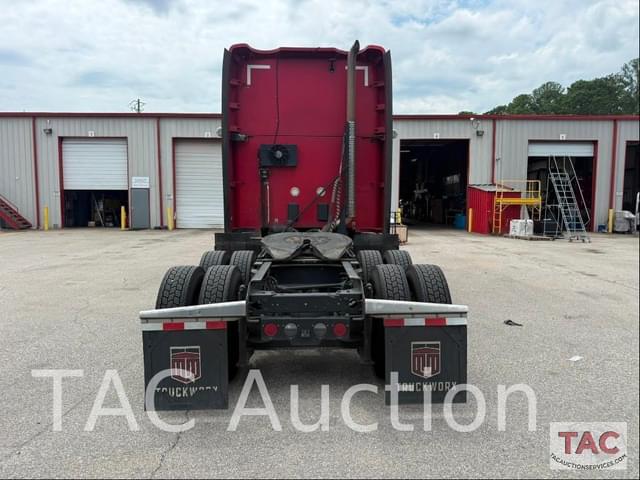 Image of Kenworth T680 equipment image 3