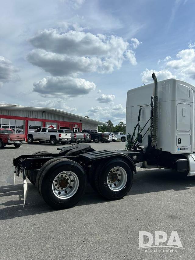 Image of Kenworth T680 equipment image 4