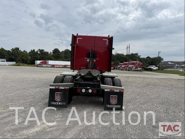 Image of Kenworth T680 equipment image 3