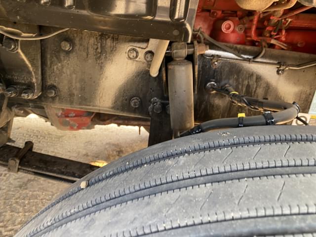 Image of Kenworth T680 equipment image 4