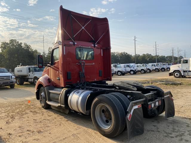 Image of Kenworth T680 equipment image 1