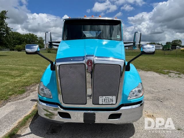 Image of Kenworth T680 equipment image 2