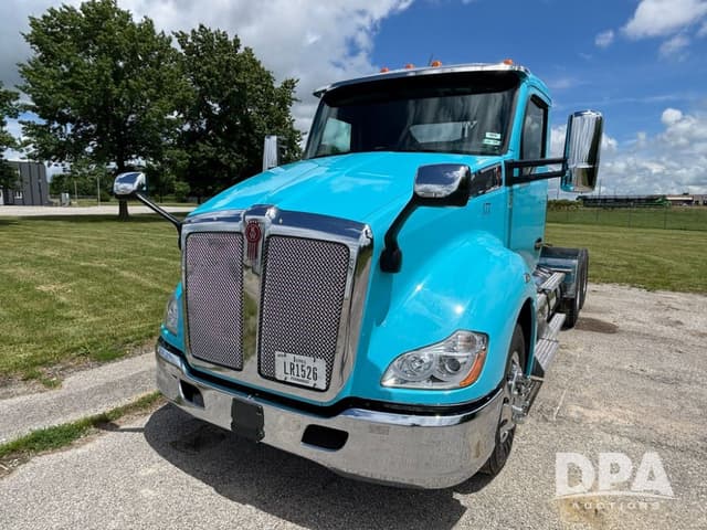 Image of Kenworth T680 equipment image 1