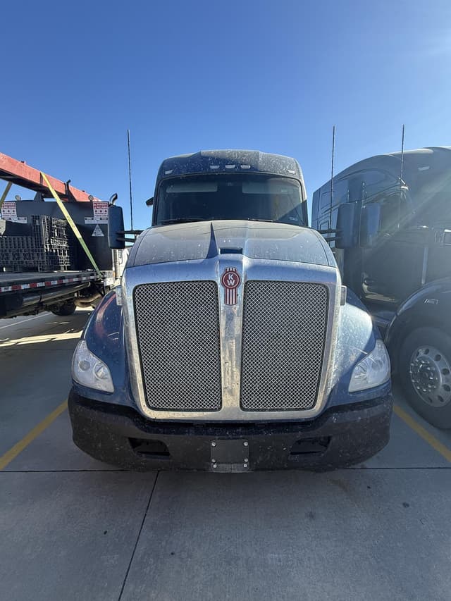 Image of Kenworth T680 equipment image 1