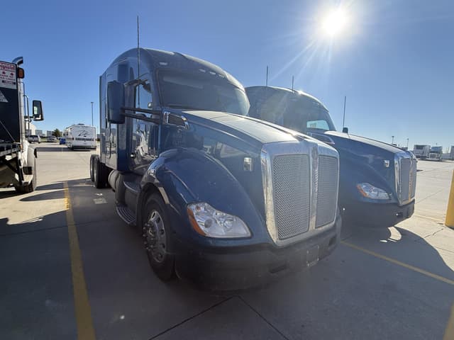 Image of Kenworth T680 equipment image 2