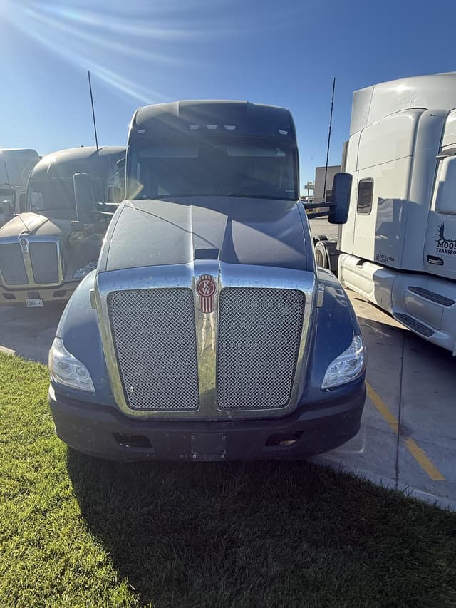 Image of Kenworth T680 equipment image 2