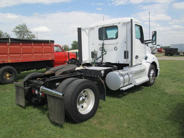 Image of Kenworth T680 equipment image 2