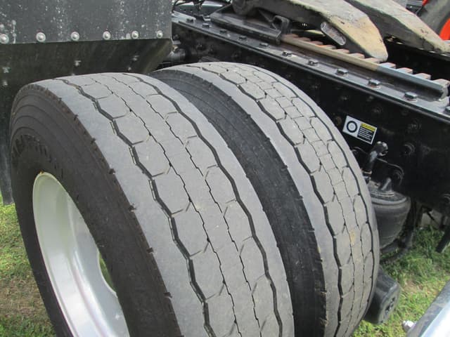 Image of Kenworth T680 equipment image 4