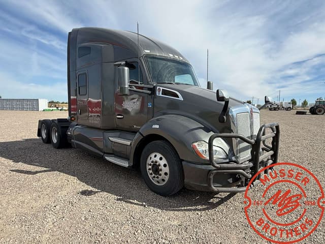 Image of Kenworth T680 equipment image 1