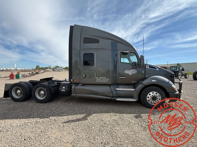 Image of Kenworth T680 equipment image 2