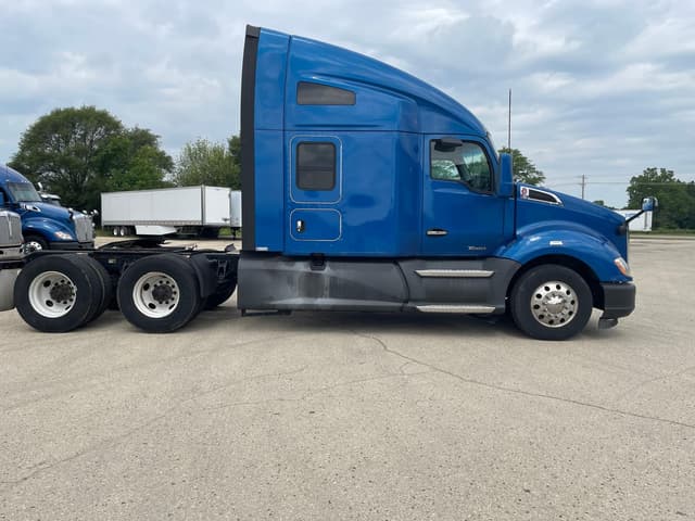 Image of Kenworth T680 equipment image 3