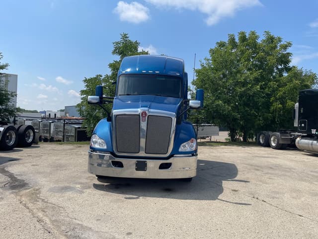 Image of Kenworth T680 equipment image 1