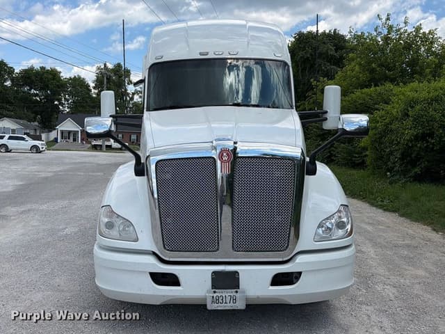 Image of Kenworth T680 equipment image 1