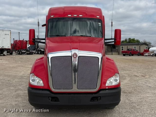 Image of Kenworth T680 equipment image 1
