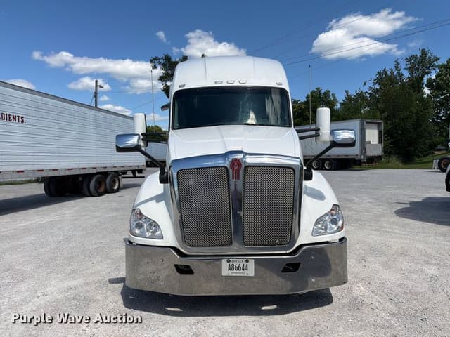 Image of Kenworth T680 equipment image 1