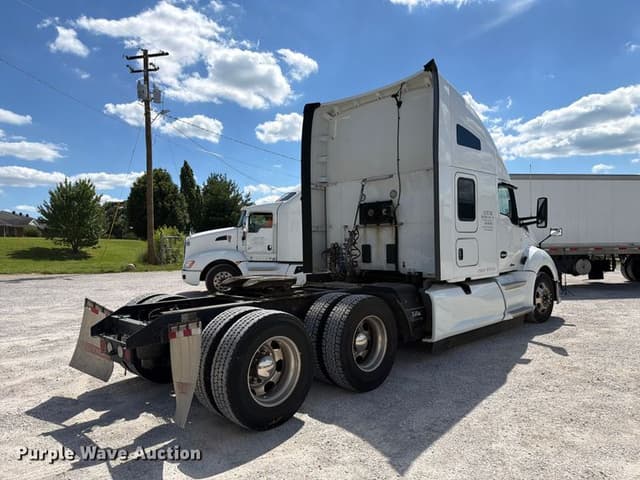 Image of Kenworth T680 equipment image 4