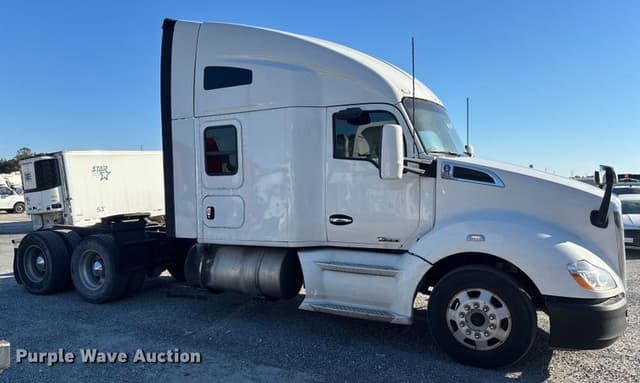 Image of Kenworth T680 equipment image 3