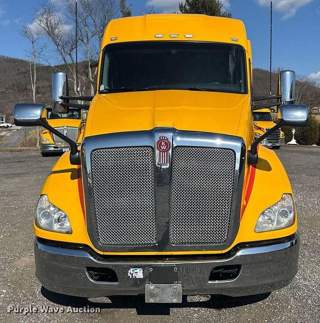 Image of Kenworth T680 equipment image 1