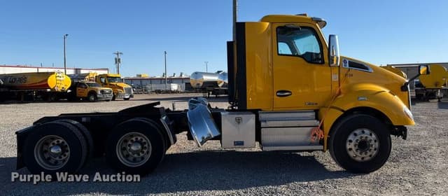Image of Kenworth T680 equipment image 3
