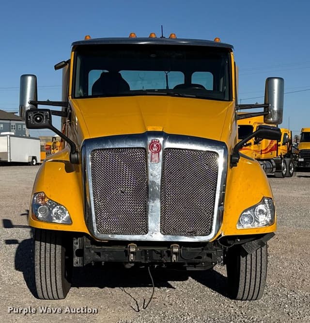 Image of Kenworth T680 equipment image 1
